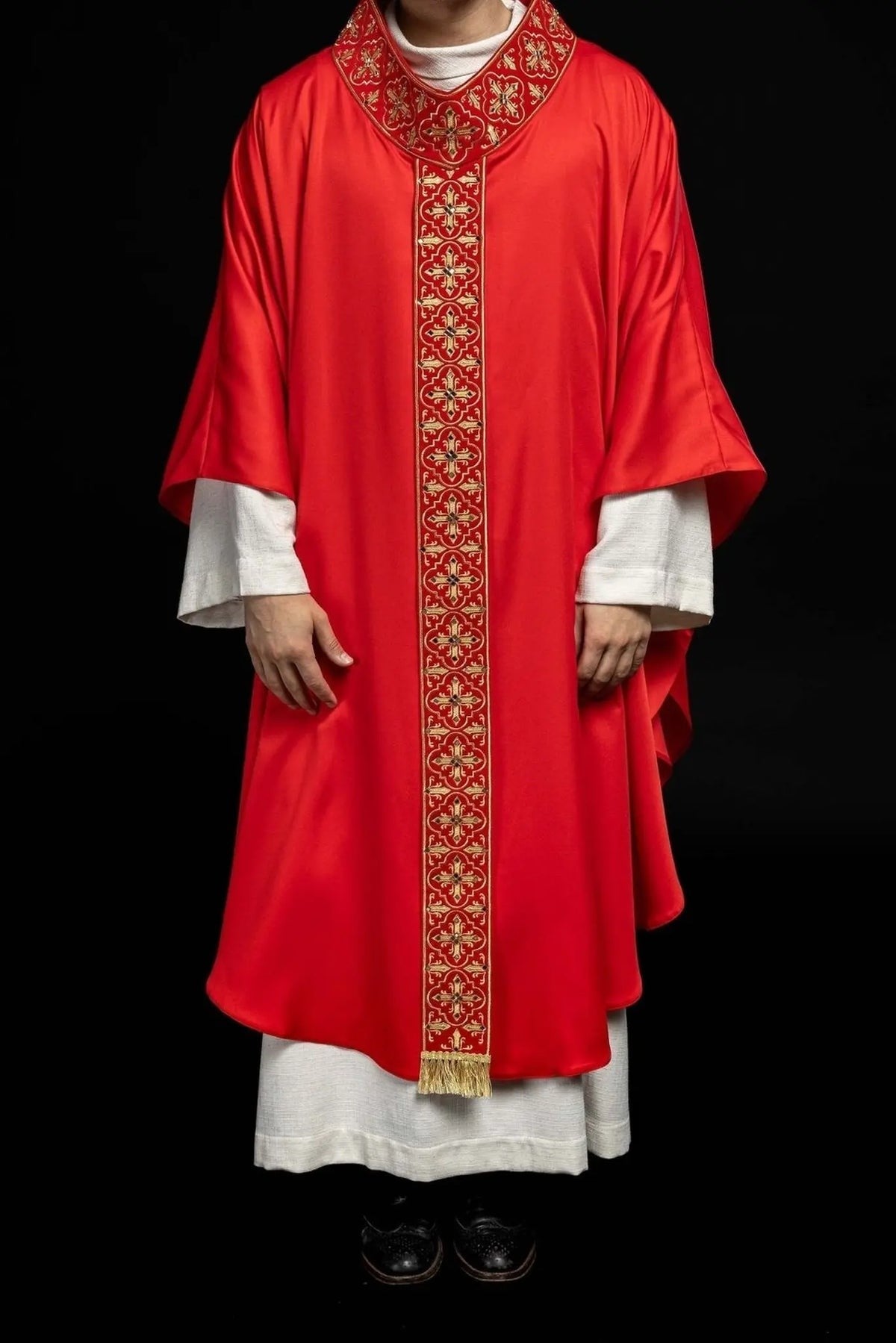 Red Chasuble Decorated with 500 Stones and Narrow Band — decorative finish