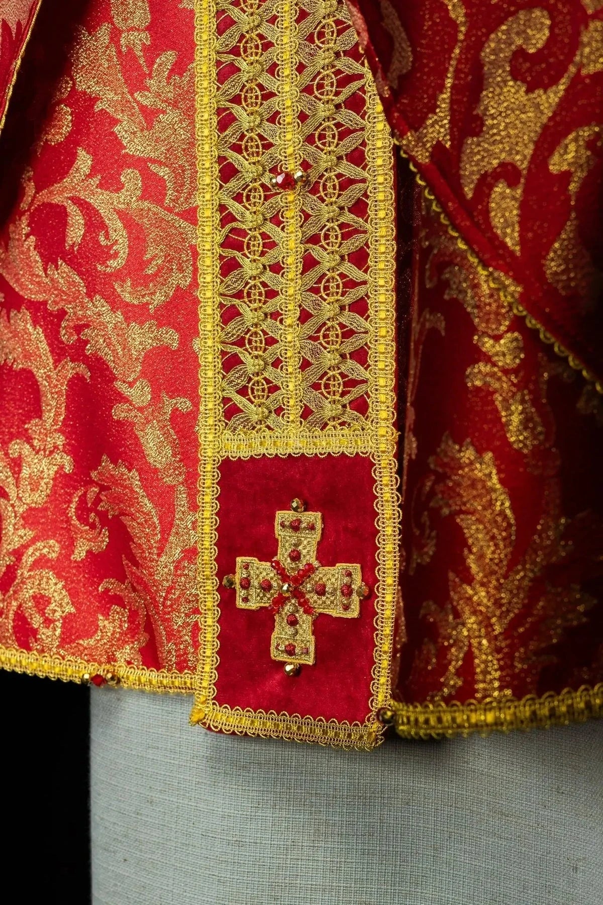 Red Chasuble Hand-Decorated with Natural Stones – Design II — collar finish
