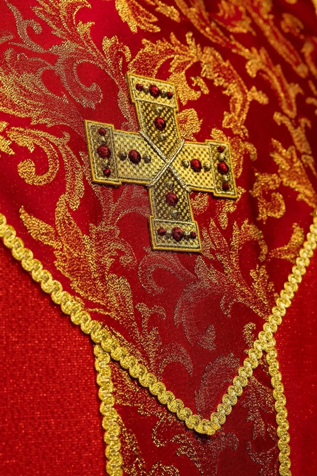 Red Chasuble with Cross and Jacquard Fabric — embroidery close-up