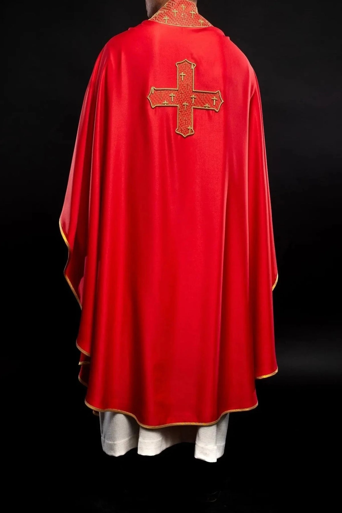 Red Chasuble with Gold Cross – Design VI — Collar finish