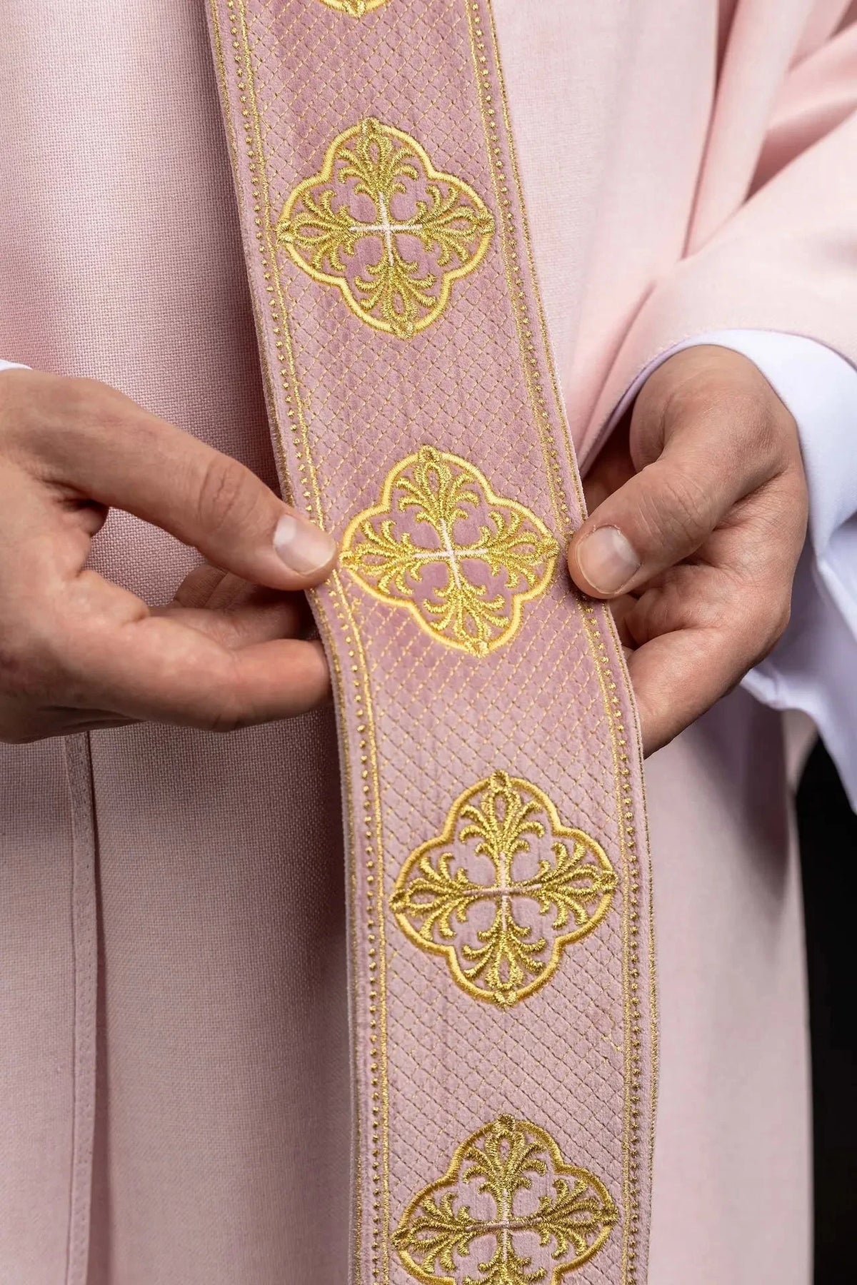 Pink Chasuble with Embroidered Cross Orphrey - Variant II - detail 3