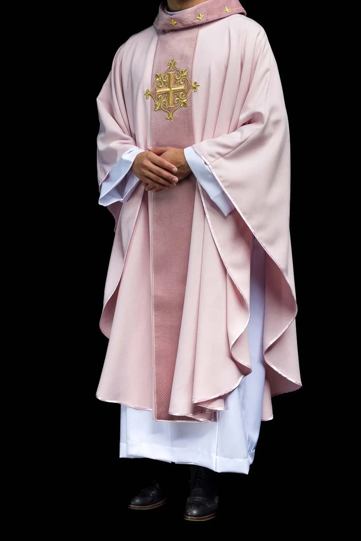 Pink Velvet Chasuble with Ornamental Cross - detail 2