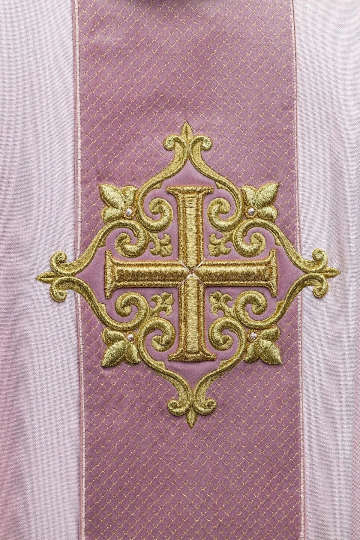 Pink Velvet Chasuble with Ornamental Cross - detail 3