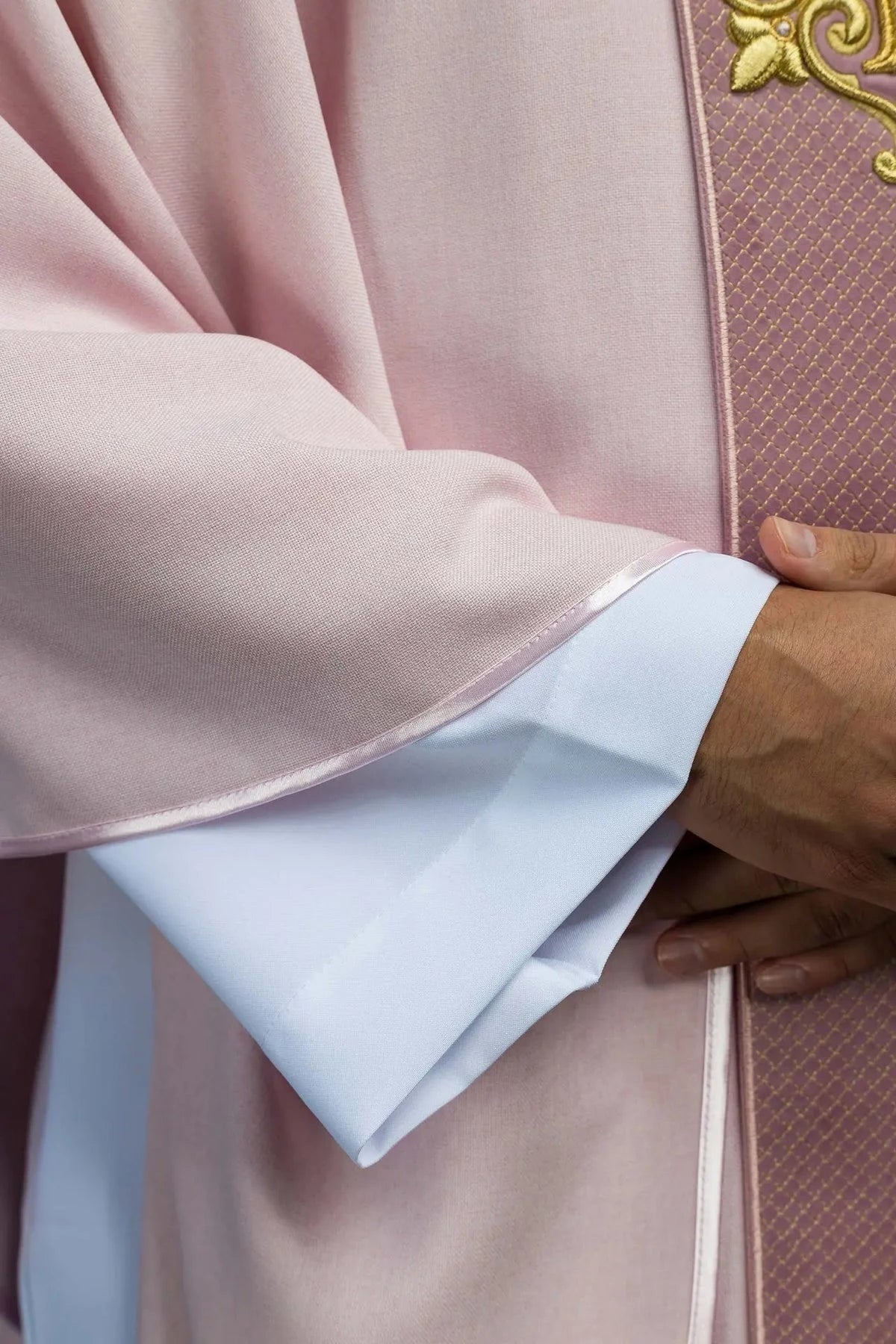 Pink Velvet Chasuble with Ornamental Cross - detail 4