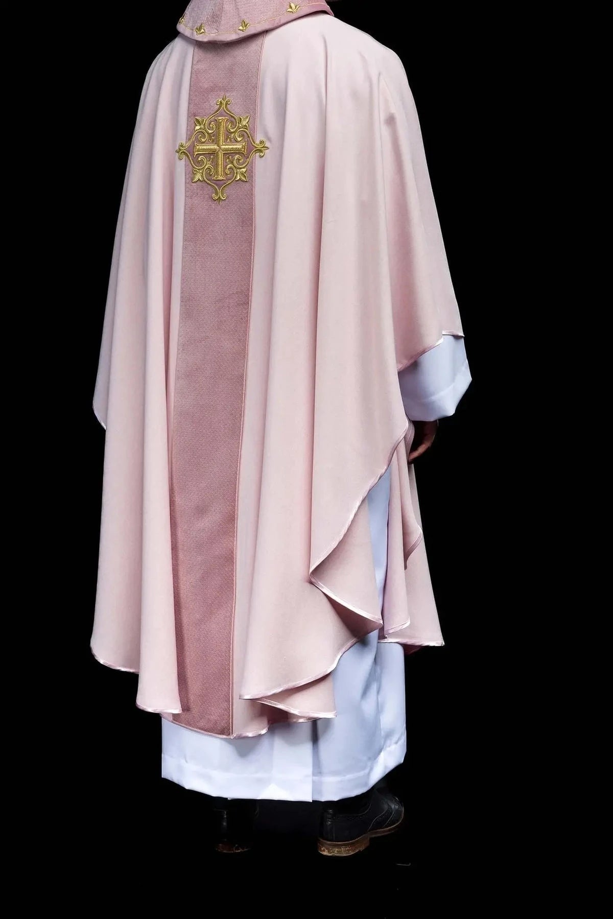 Pink Velvet Chasuble with Ornamental Cross - detail 8