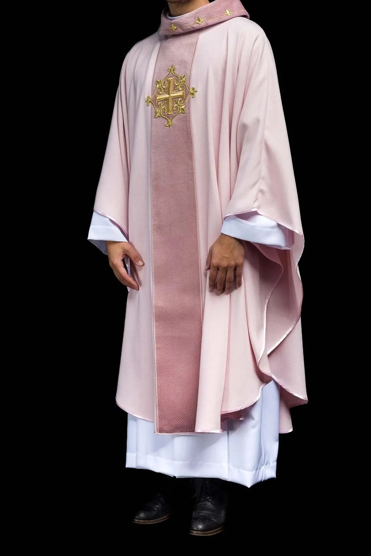 Pink Velvet Chasuble with Ornamental Cross - detail 9