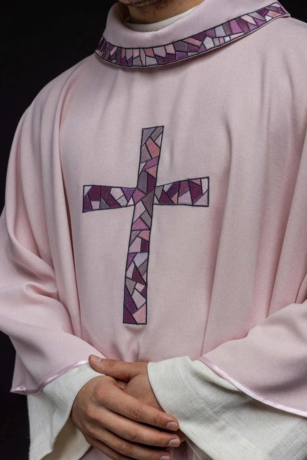 Pink Chasuble with Mosaic Cross Embroidery - Variant III - detail 4