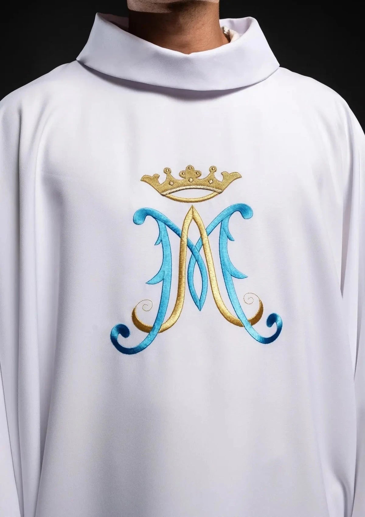 Roll collar — White Chasuble with Marian Embroidery and Inner Stole