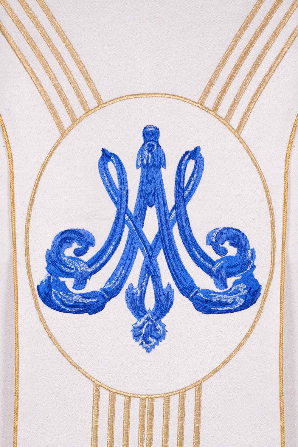 Weiße Kasel mit der Muttergottes von Tschenstochau